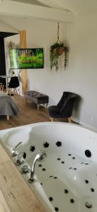 Maisons de vacances L'Essentiel - Love 5 Etoiles : photos des chambres