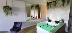 Maisons de vacances L'Essentiel - Love 5 Etoiles : photos des chambres