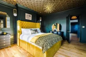 Stunning Home in Windsor by Casa by Grace, Idyllic location, Perfect for large groups, Pet Friendly, sleeps 7-9! - Old Windsor