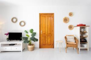 Home2Book Stylish Apt Pool & Terrace, Sand Club