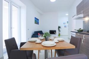 Salerno Stazione & Centro Apartments