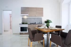 Salerno Stazione & Centro Apartments