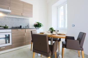 Salerno Stazione & Centro Apartments