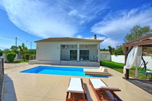 Beach Villa Christina by PosarelliVillas