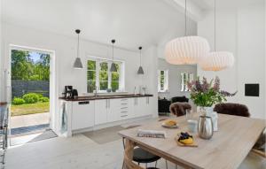 3 Bedroom Awesome Home In Græsted