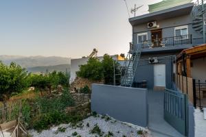 Bella-Maria at Aptera with mountain and sea view !!