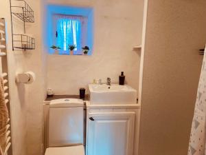 Maisons de vacances Private pool Large garden Hot tub Dog friendly : photos des chambres