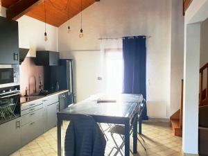 Appartements Spacieux logement Proche des cols et montagne : photos des chambres