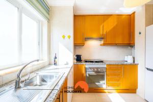 #115 Bernardo Flat by Home Holidays