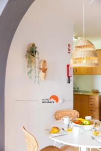 #114 T2 Foxy H by Home Holidays