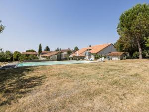 Maisons de vacances Gite Saint-Paul-Lizonne, 5 pieces, 10 personnes - FR-1-616-304 : photos des chambres