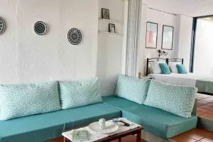 Coral Blue - Ano Pyrgi