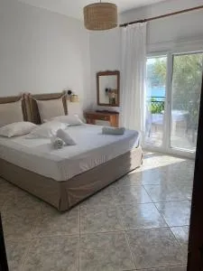 Petra Mare Apartments - Thymonia Beach