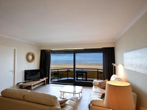 Seaside Escape w Balcony