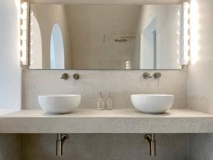 Marousi Cycladic House with private pool