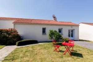 Maisons de vacances Calme, detente et nature a Landevieille : photos des chambres