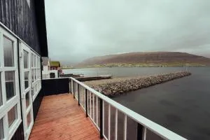 Dahlastova / Stunning Boathouse / Bay View / 3BR - Kvívík