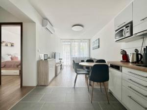 Premium Apartment by Hi5 - Zamardi One-bedroom - 3hvězdičkové hotely ve městě Zamárdi