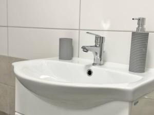 Premium Apartment by Hi5 - Zamardi One-bedroom