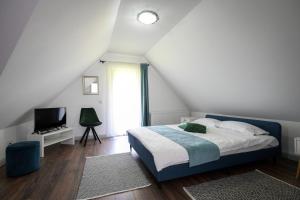 Two-Bedroom Apartment room in Chalet Bora