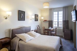 Hotels Au Relais du Porhoet : photos des chambres