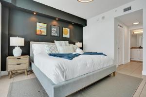 Marina Bay Sunny Isles 1005