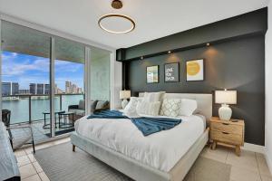 Marina Bay Sunny Isles 1005