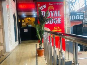 NEW ROYAL LODGE