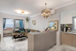 Sara - Luxurious sea view apartment with garage