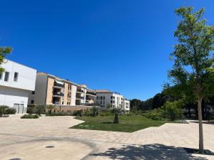 Appartements Appartement pour 3 avec piscine a Chateau Vert : photos des chambres