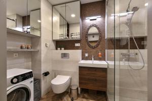 cohost I Nicely Designed NEW Apt w-Garage Parking & Self Check-in