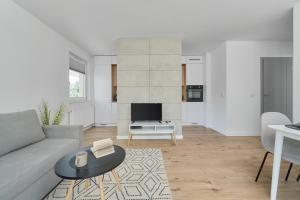 Na Grobli Riverside Apartment & Parking by Renters