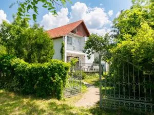 Holiday Home Iris by Interhome - Balatonkeresztúr