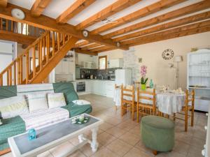 Maisons de vacances Holiday Home La Chataigneraie by Interhome : photos des chambres