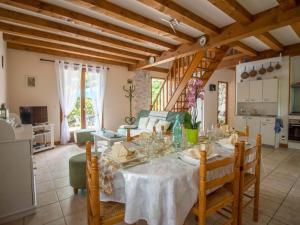 Maisons de vacances Holiday Home La Chataigneraie by Interhome : photos des chambres