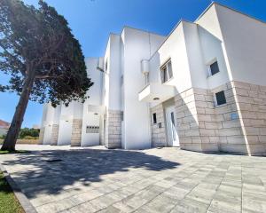 Villa Miss Sunshine with private jacuzzi