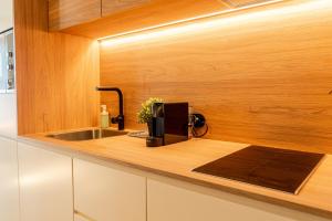 Award Winning Design Apt City Center - River View by lisbeyond