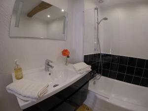 B&B / Chambres d'hotes Maison Carles BnB : photos des chambres