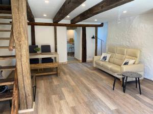 Maisons de vacances Home in Champagnac La Riviere with shared pool : photos des chambres