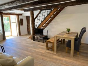 Maisons de vacances Home in Champagnac La Riviere with shared pool : photos des chambres