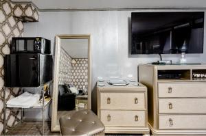 Nice Cozy Room By Empire City Casino And Cross County Mall