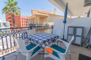 #101 T1 Bicos Flat D by Home Holidays