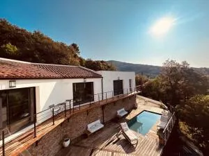 Belle maison contemporaine - Ampus