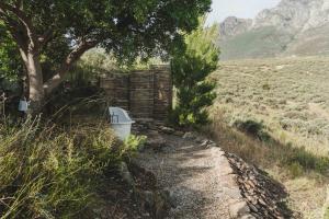 Moonrise Dome - La Bruyere farm
