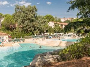 Maisons de vacances Vacances inoubliables en Ardeche 6 personnes : Maison 2 Chambres