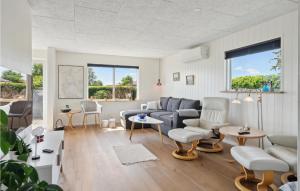 Stunning Home In Hejls With Wifi