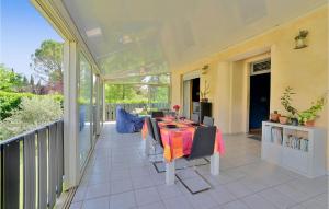 Maisons de vacances Awesome Home In Villes-sur-auzon With Wifi And 2 Bedrooms 2 : photos des chambres