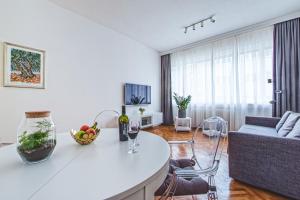 Vlaska 69 Spacious & Central one bedroom apartment 60 m2