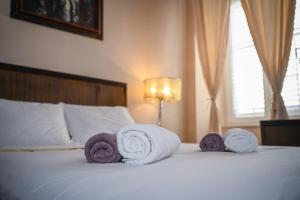 Large Three Bedroom, Center of Old Town