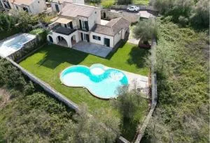 Πέτρινη ιδιωτική βίλα με πισίνα - Pouládes